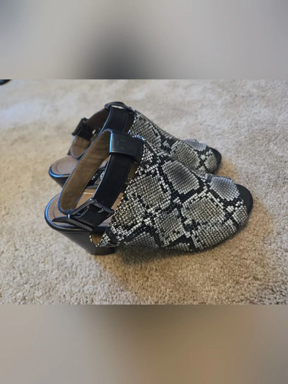 Vionic Kaia Snake Print BLACK GRAY Ankle Strap Block Heels Peep Toe Size 8W